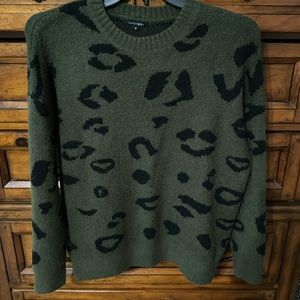 Paper moon sweater
